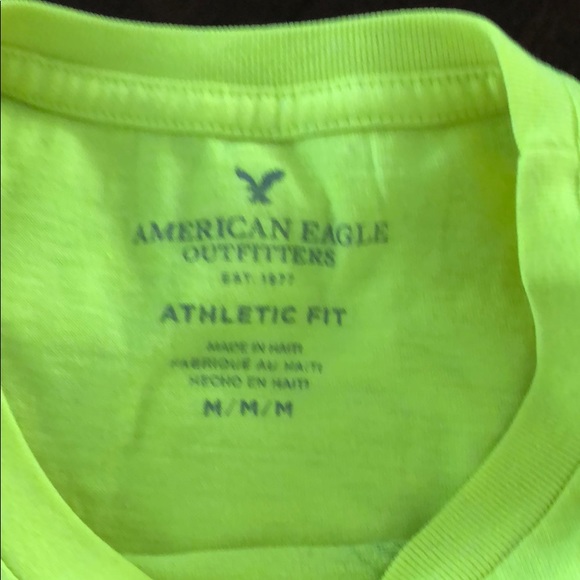 American Eagle T-shirt - Picture 2 of 2